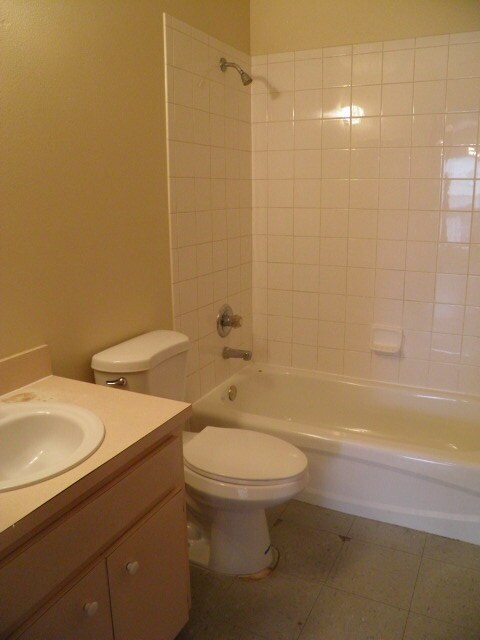 Building Photo - Duplex in Haines City