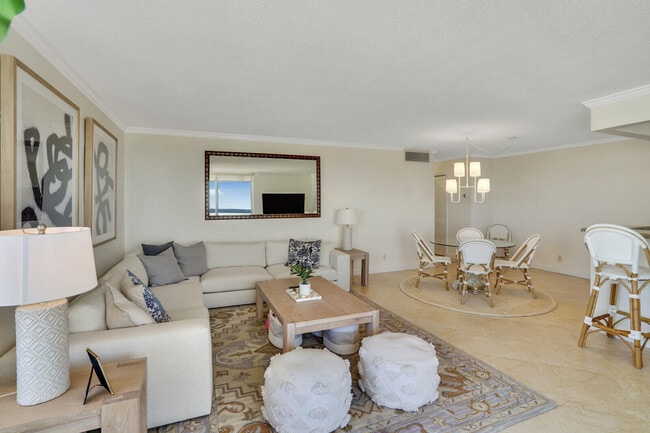 Building Photo - 1051 Hillsboro Mile