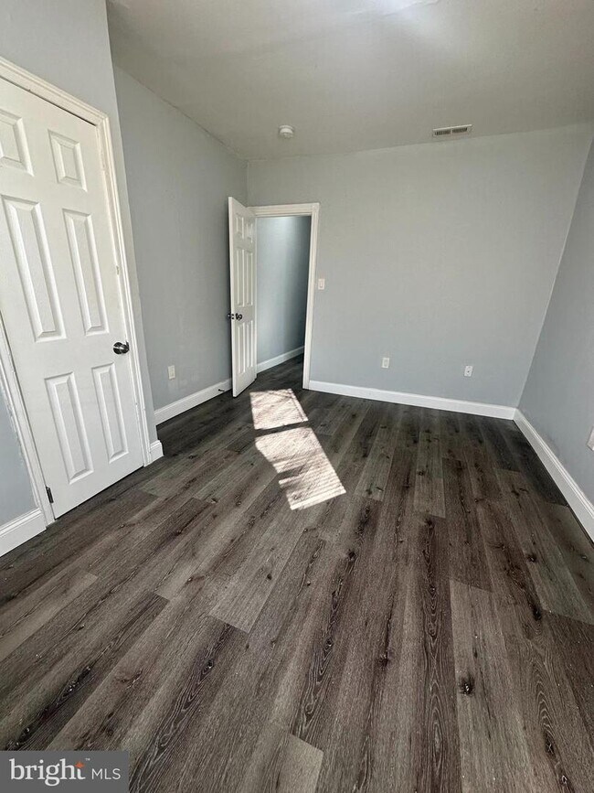 324 S 56th St Unit 2 photo'