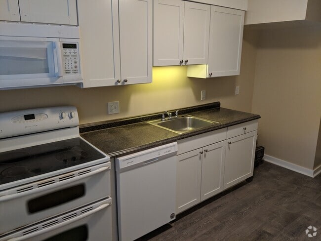 Building Photo - 186 Juniper Dr