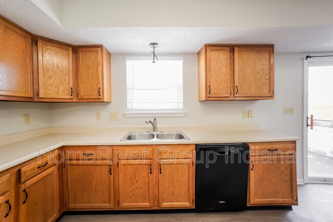 Building Photo - 8031 Southern Trails Pl