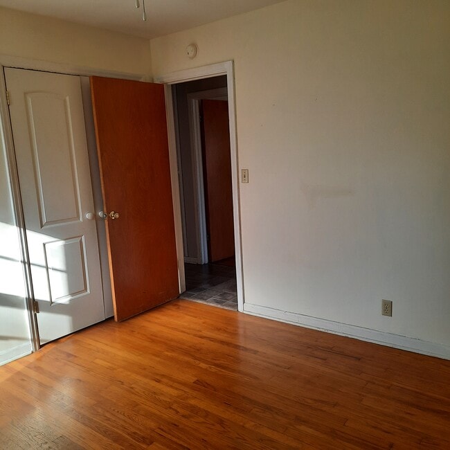 Building Photo - 315 Kansas St