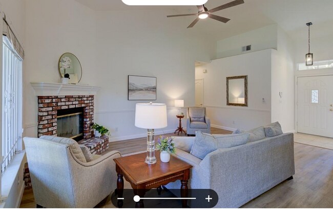 Foto del edificio - 2684 E Kelso Ave