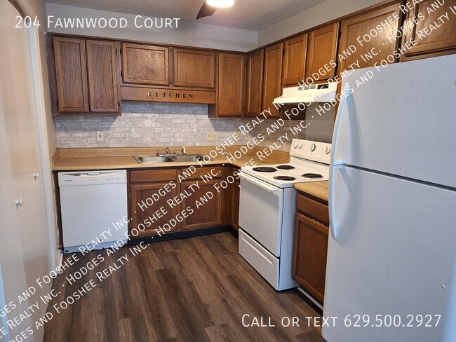 Foto del edificio - 204 Fawnwood Ct