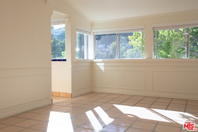 Foto del edificio - 2401 Meadow Valley Terrace