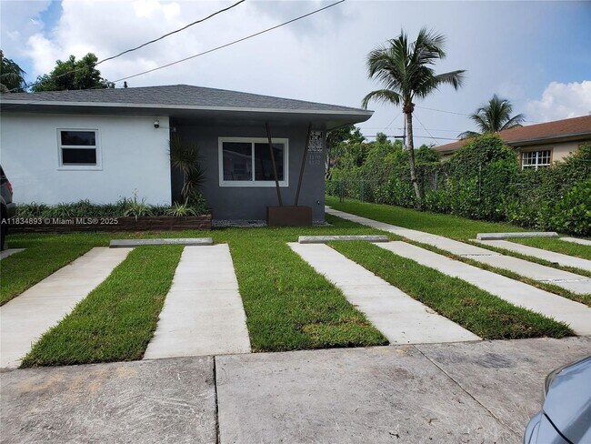 Foto del edificio - 1170 NE 111th St