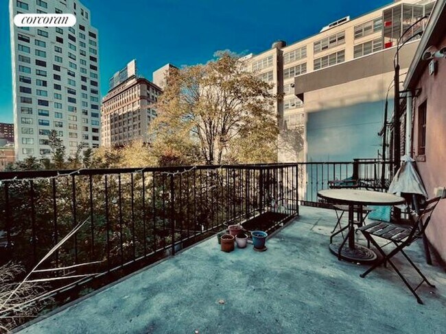 Building Photo - 50 Duffield St