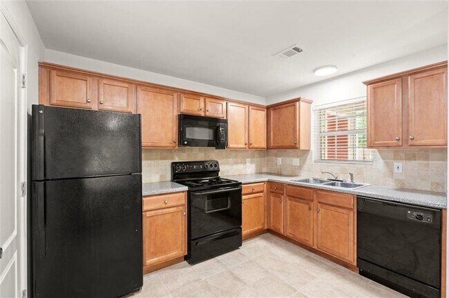 Foto del edificio - 5058 Jonesboro Rd