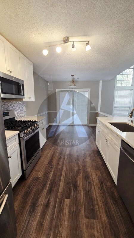 Foto del edificio - 2106 Clearvista Dr NW