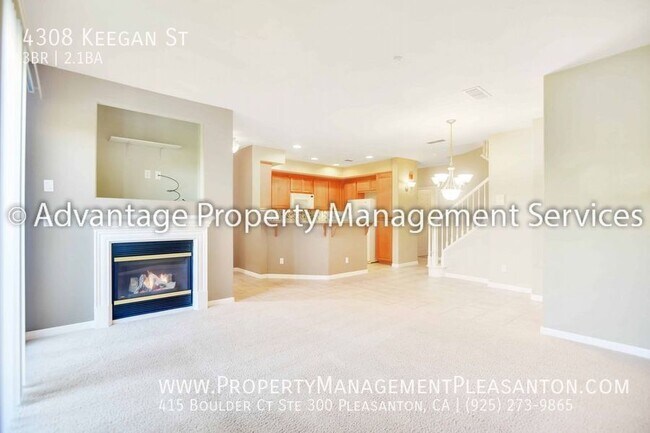Building Photo - Lovely 3 bed / 2.5 bath, 1,897 sq ft condo...
