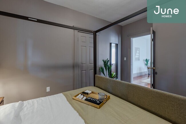 Foto del edificio - Queen room in 3-bed/1.0-bath Home