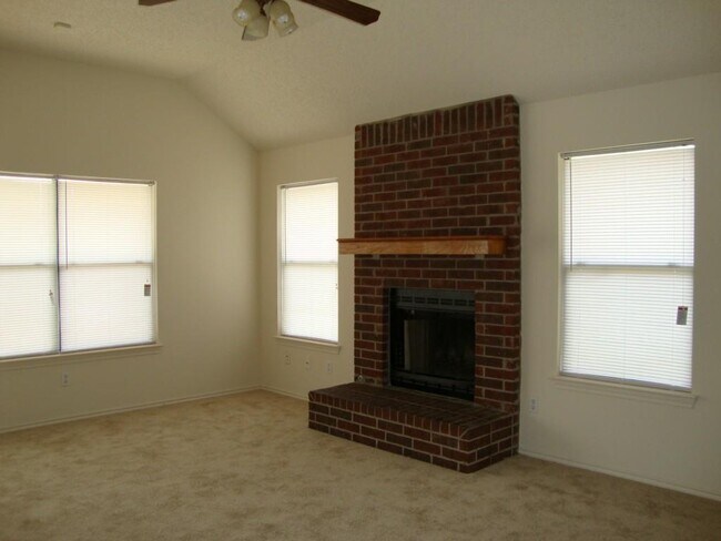 Foto del edificio - 1007 Black Locust Drive West