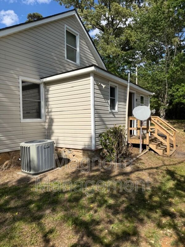 Foto del edificio - 3133 Dick Smith Rd