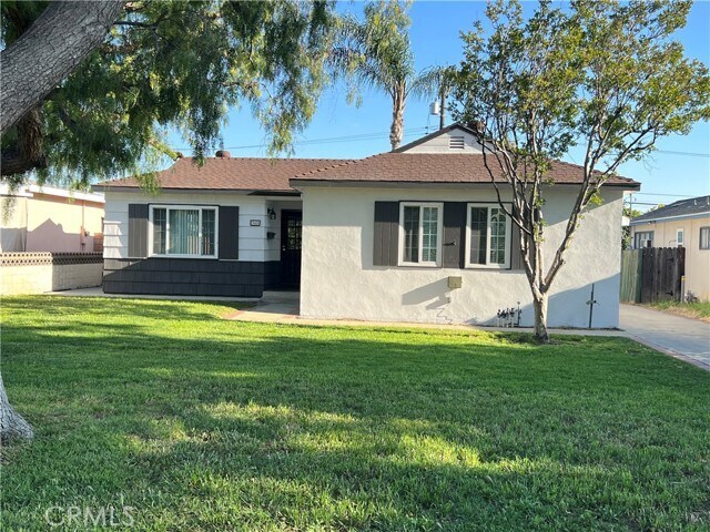 Primary Photo - 945 W Berkeley Ct