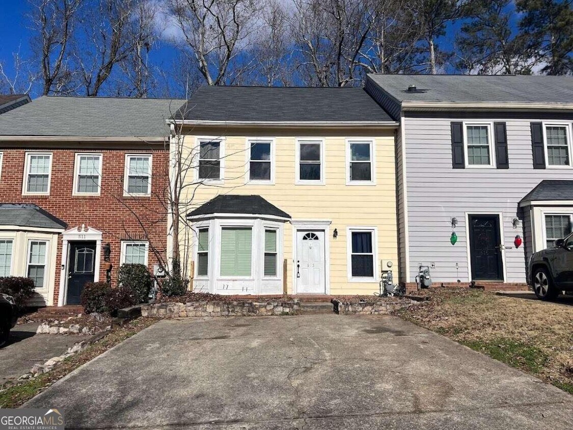Foto principal - 513 Salem Woods Dr SE