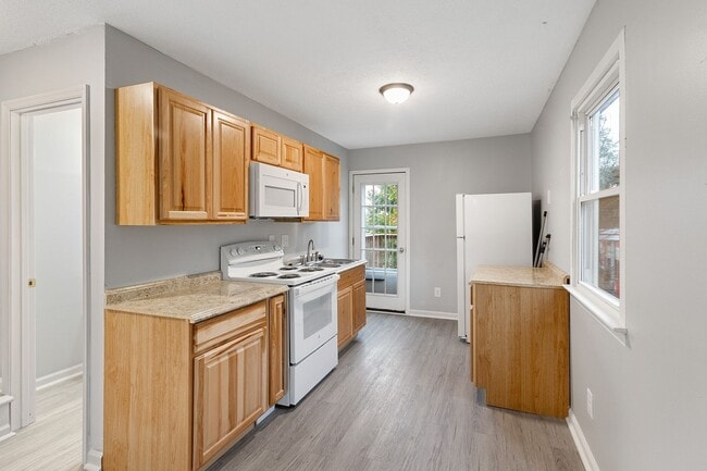 Foto del edificio - 210 Roanoke St