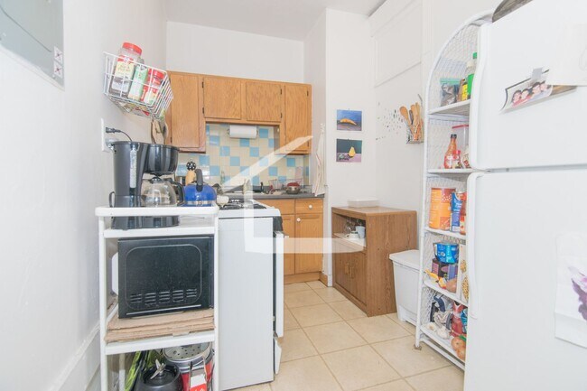 Building Photo - Unique BU Apartment
