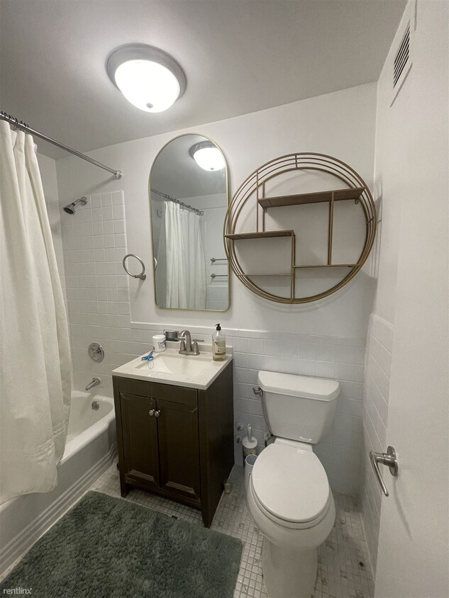 Foto del edificio - 1 br, 1 bath Condo - 6301 North Sheridan R...