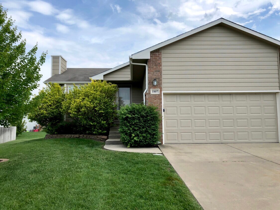 1807 Buckthorn Ct, Andover, KS 67002 House Rental in Andover, KS