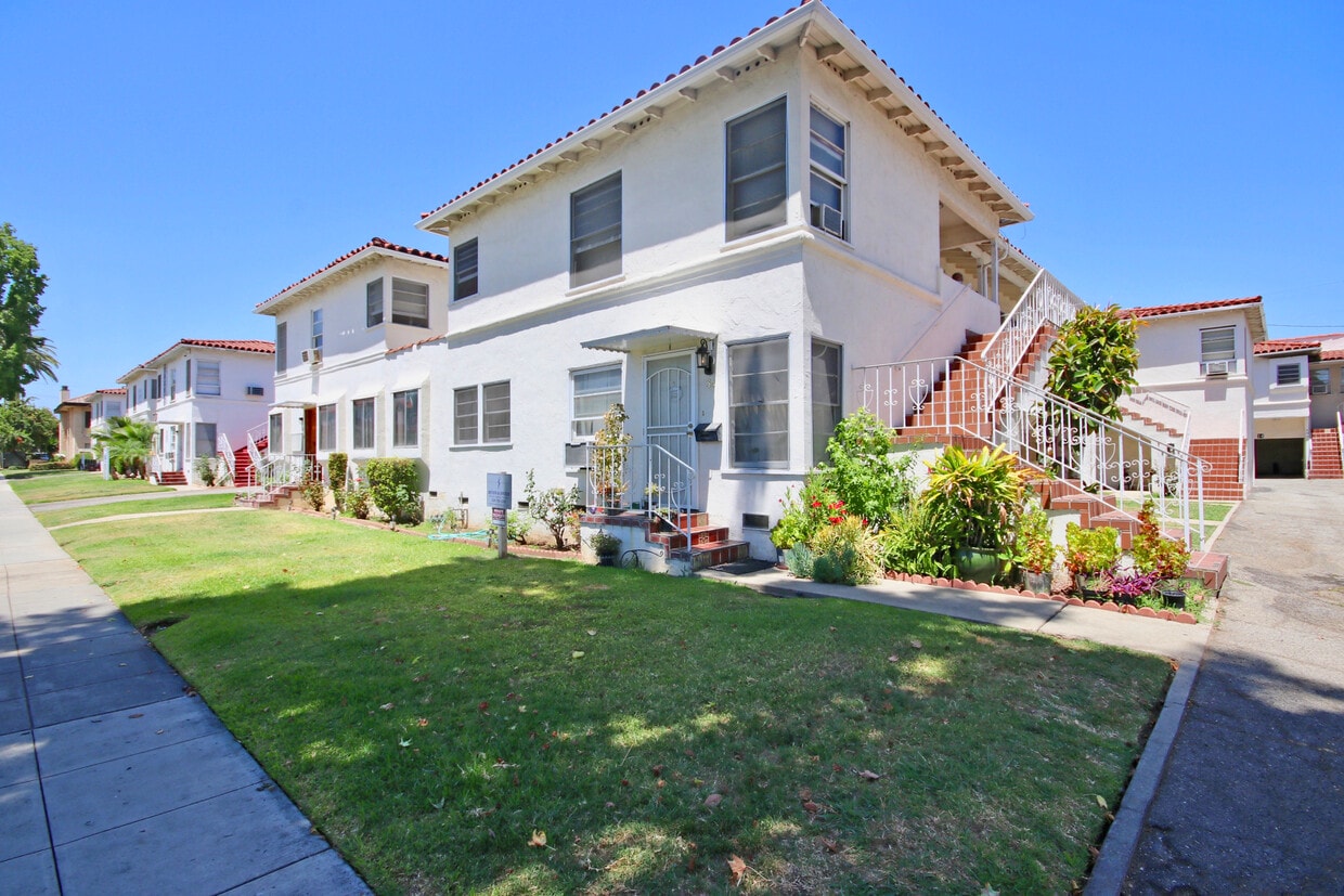 Primary Photo - 30-34 N 1st Street