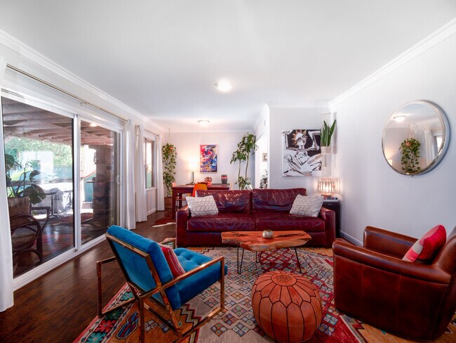 Building Photo - 14935 Lull St