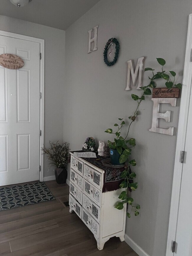 Building Photo - Spacious 3BR House in Thornton