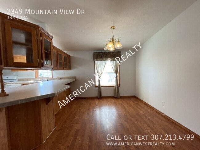 Foto del edificio - 2349 Mountain View Dr