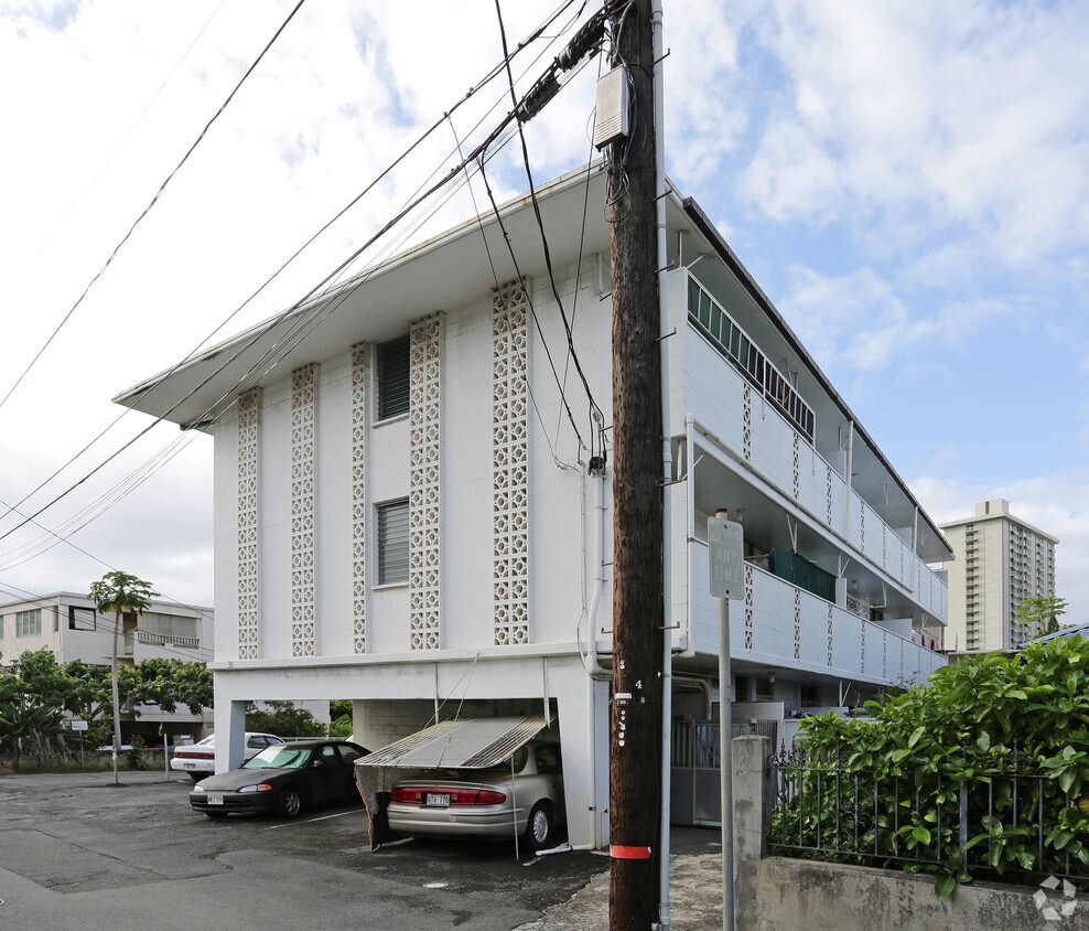 Building Photo - 39 Hialoa St