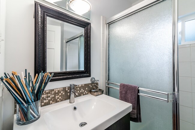 Foto del edificio - 8655 Clifton Way