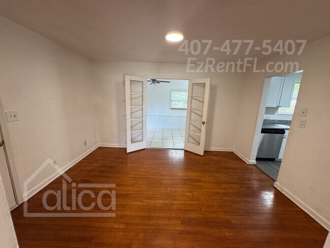 Foto del edificio - Coming Soon – Charming & Convenient 3-Bedr...