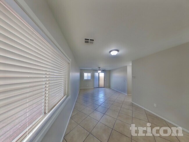 Foto del edificio - 5292 Tipper Ave