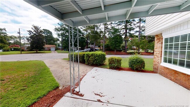 Building Photo - 529 Lennox Dr
