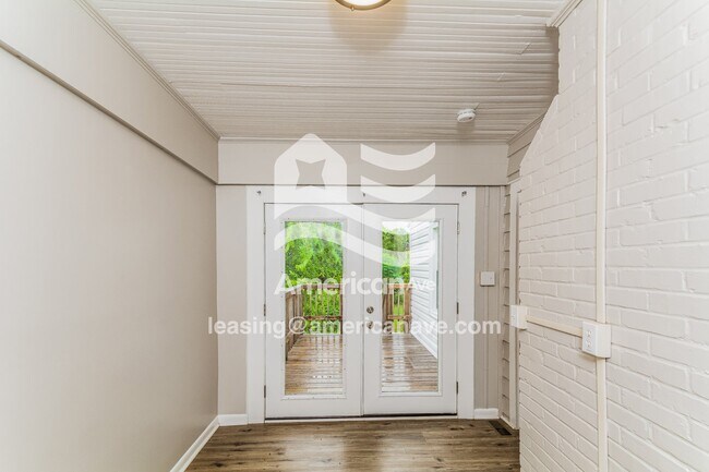 Foto del edificio - 107 Kensington Cir