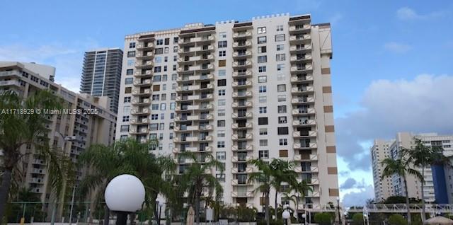 Foto del edificio - 1865 S Ocean Dr