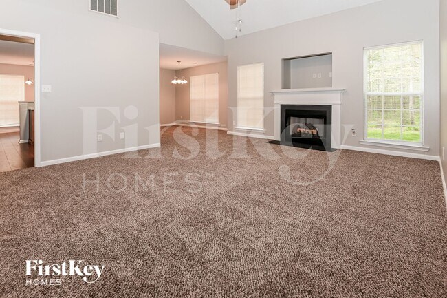 Building Photo - 3235 Leicester Dr