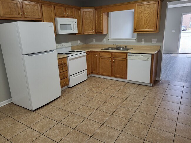 Building Photo - 1019 Brooklyn Blvd