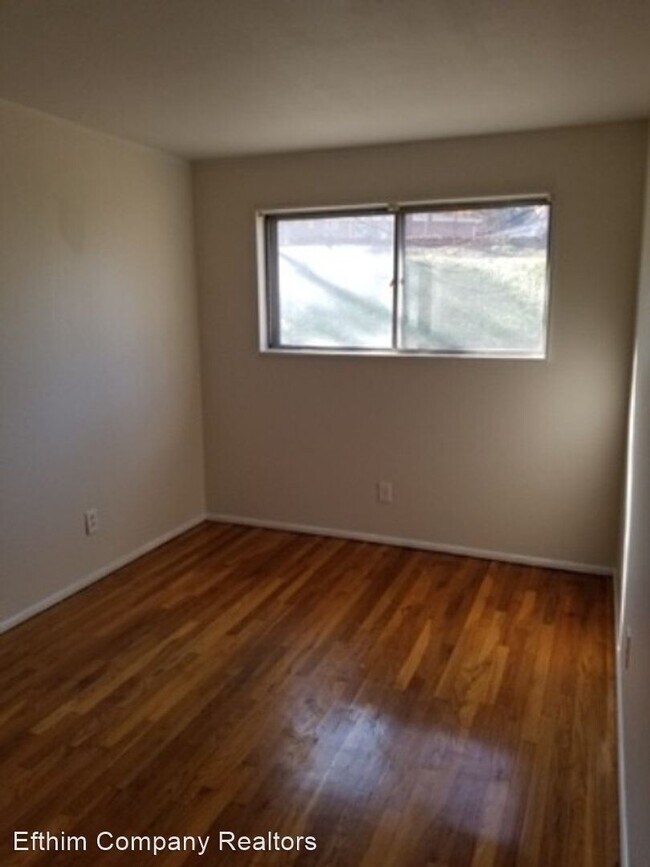 Building Photo - 3 br, 1 bath House - 105 Clearview Dr.
