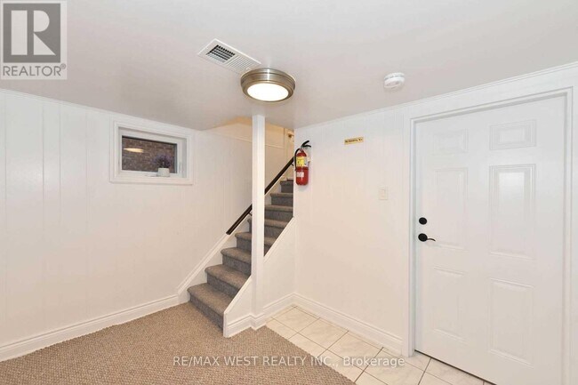 Photo du bâtiment - 168 Strathnairn Ave