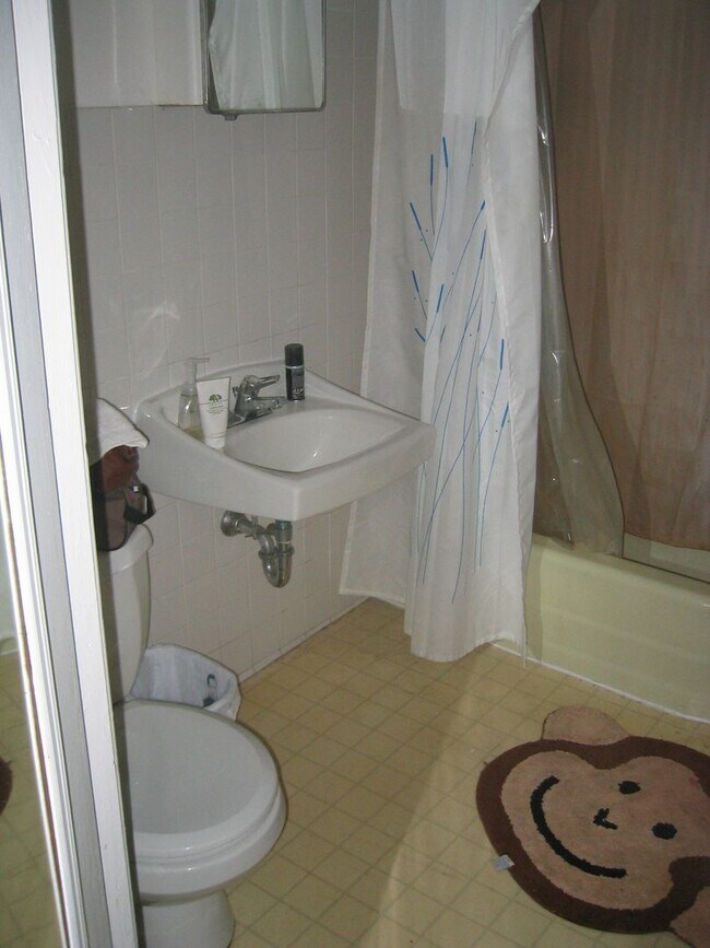 Foto del edificio - Van Hise Two Flat