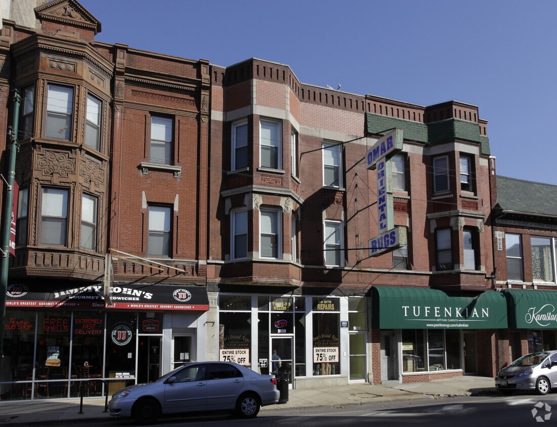 Building Photo - 3039 N Lincoln Ave