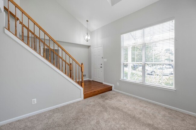 Building Photo - Beautiful 3 BR/2 BA Condo in Bowie!