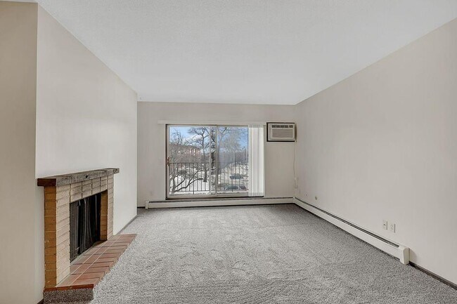 Foto del edificio - 1690 MN-36