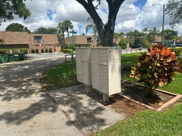 Foto del edificio - 5584 NW 59th Pl