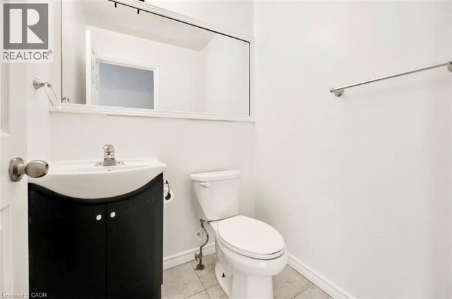 Building Photo - 6530 Glen Erin Dr