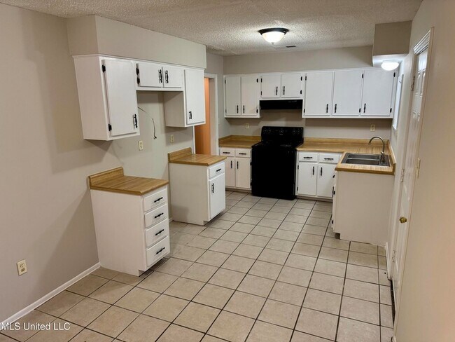 Foto del edificio - 5074 Fleetwood Cove