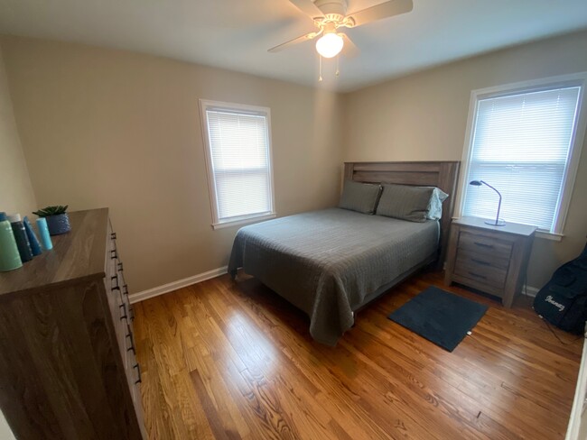 Bedroom 2 - 1123 N Niles Ave