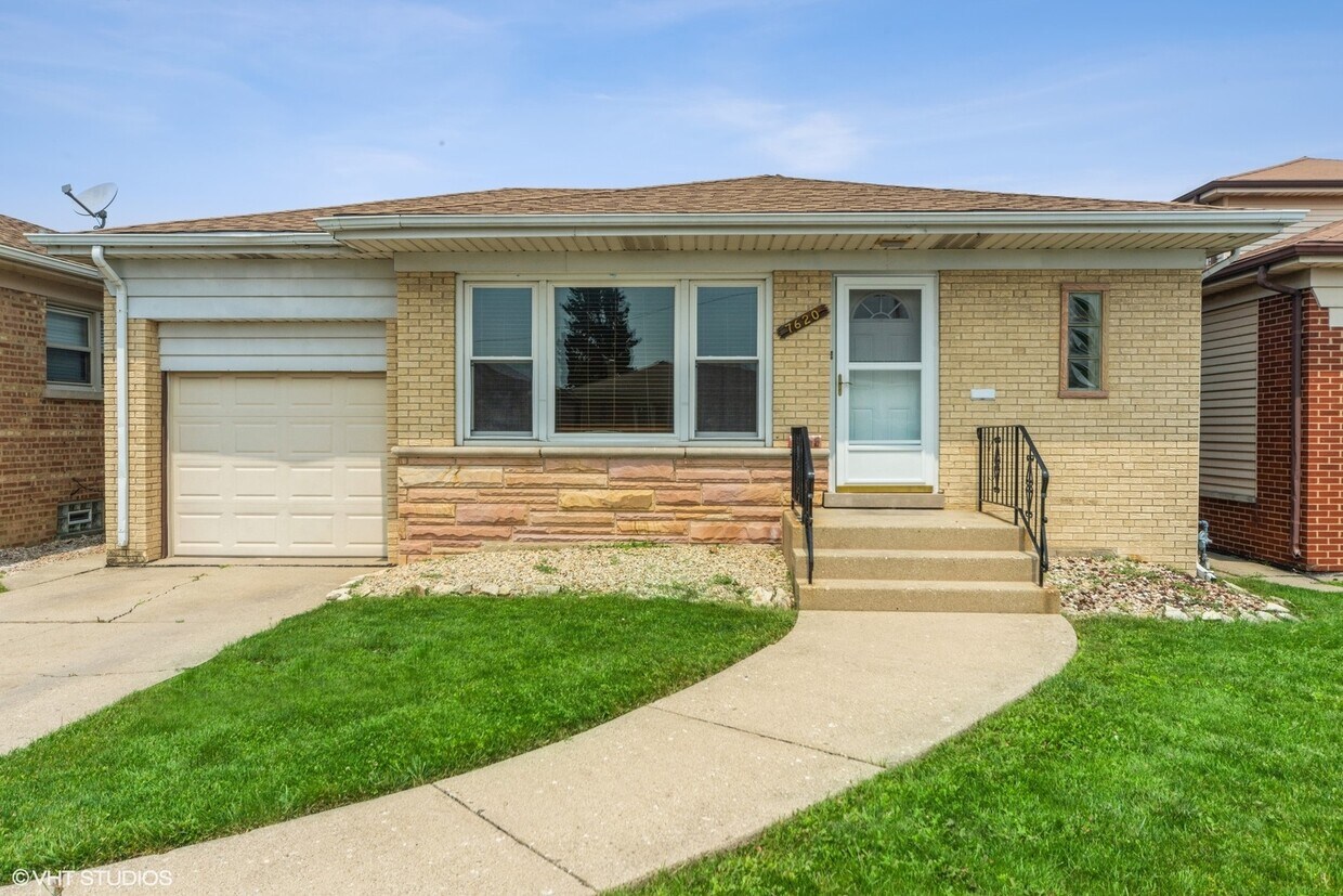 Primary Photo - 7620 W Norridge St