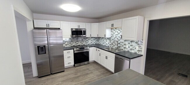 Foto del edificio - 996 Hawthorne Dr