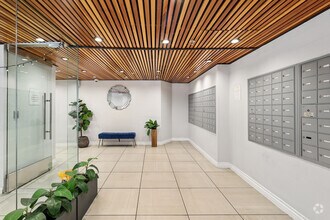 Lobby - Commodore Regency Apartments
