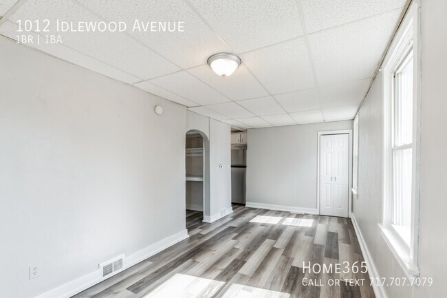 Building Photo - 1 bedroom Bungalow style home